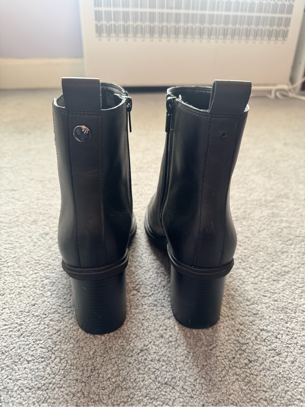Vionic Truckee Booties Waterproof Black Size 10 - Picture 3 of 8